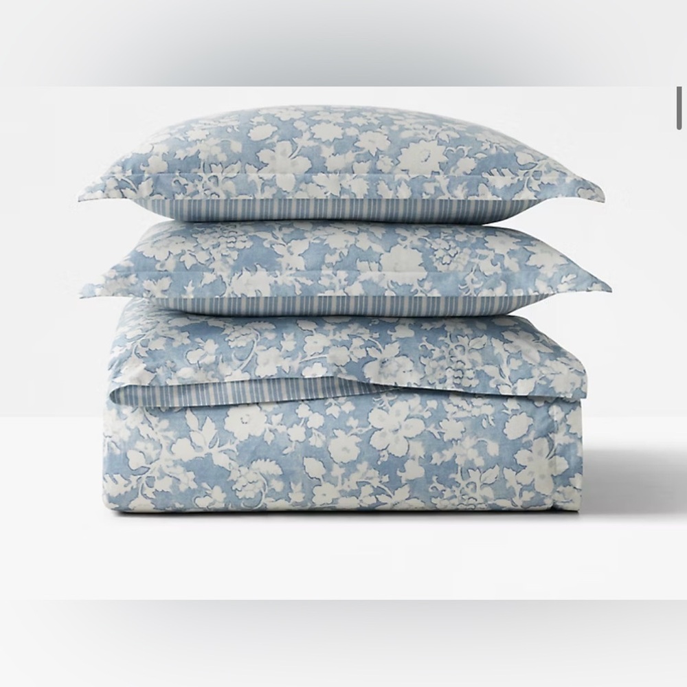 RALPH LAUREN HEATHER BLUE AND WHITE FLORAL COMFORTER, FULL/QUEEN